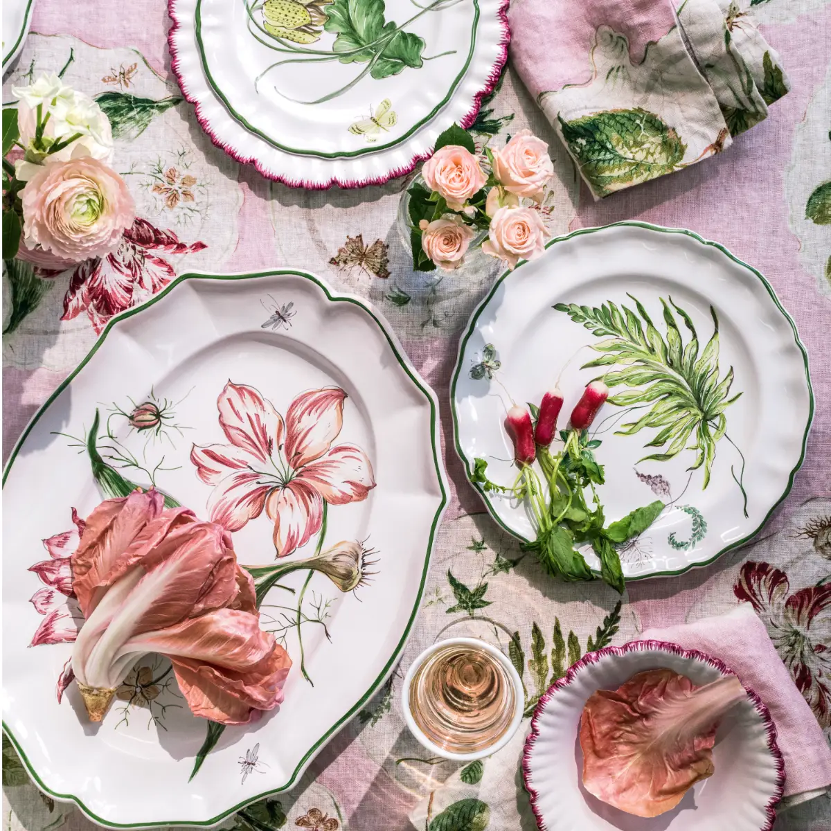 1035-daylesford-x-colefax-quince-garden-tablecloth-in-pink–1.webp