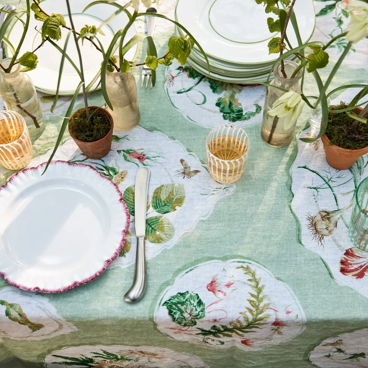 Daylesford x Colefax Quince Garden Tablecloth in Green