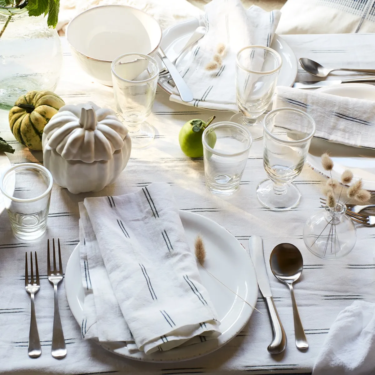 1057-nila-ripple-tablecloth–1.webp