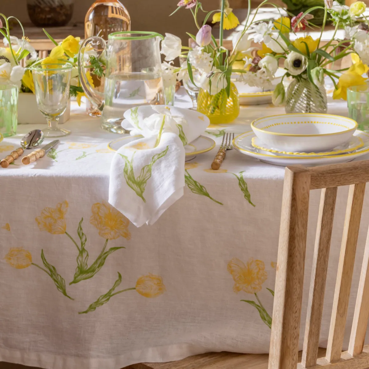 1059-spring-garden-tablecloth–1.webp