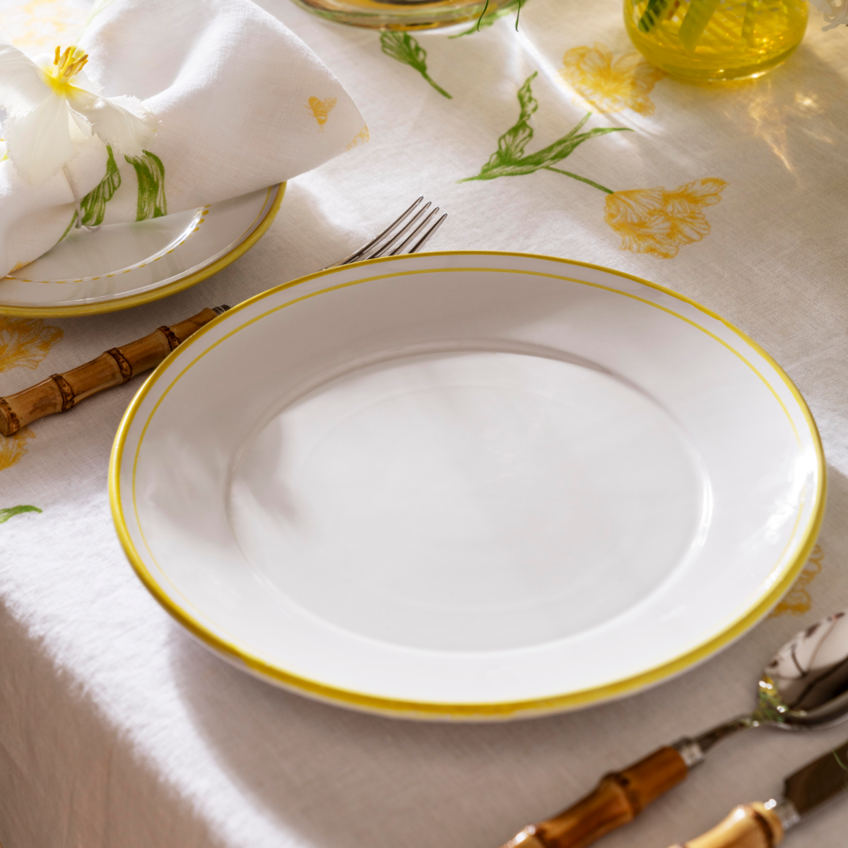 1059-spring-garden-tablecloth–1.webp