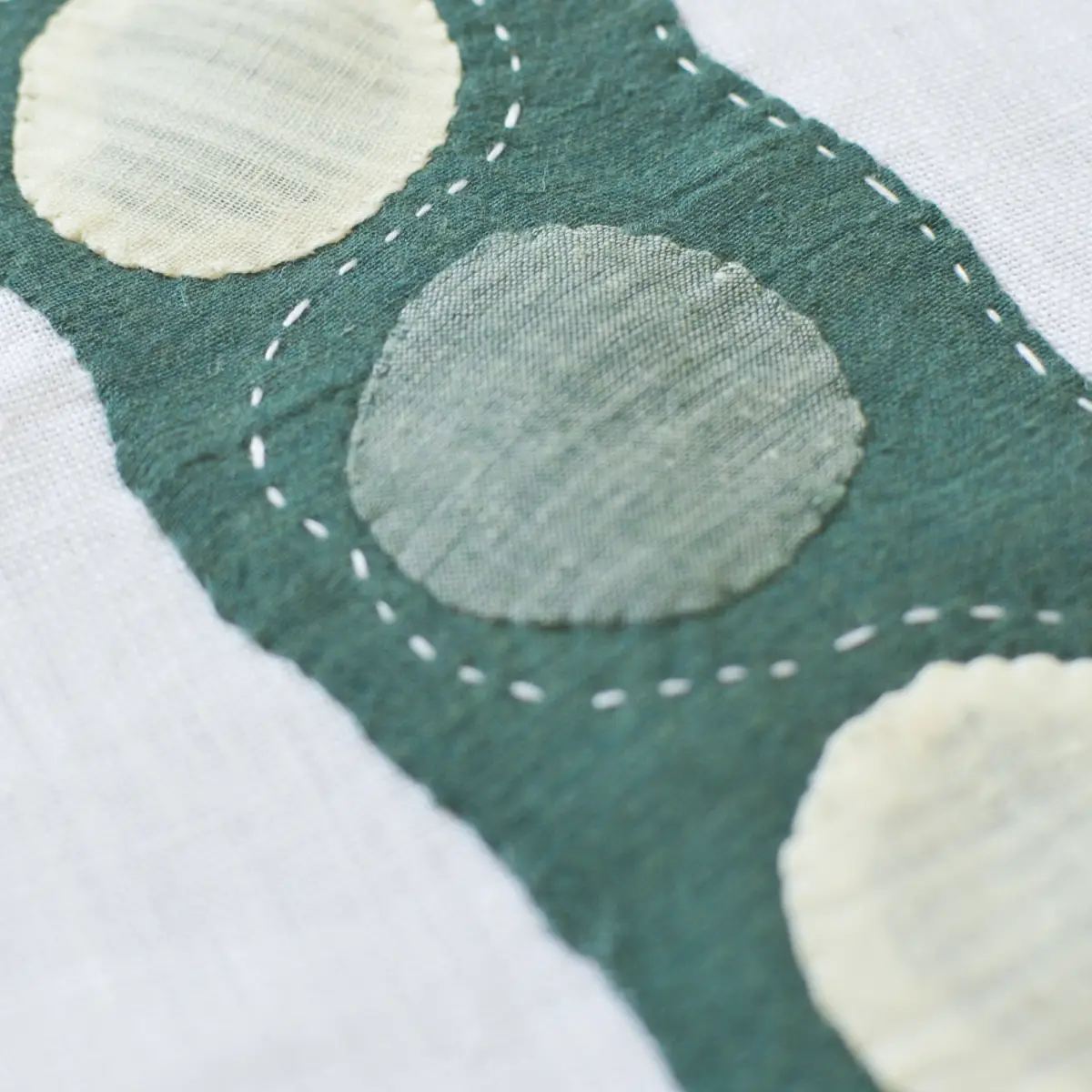 1063-nila-market-tablecloth-green–1.webp