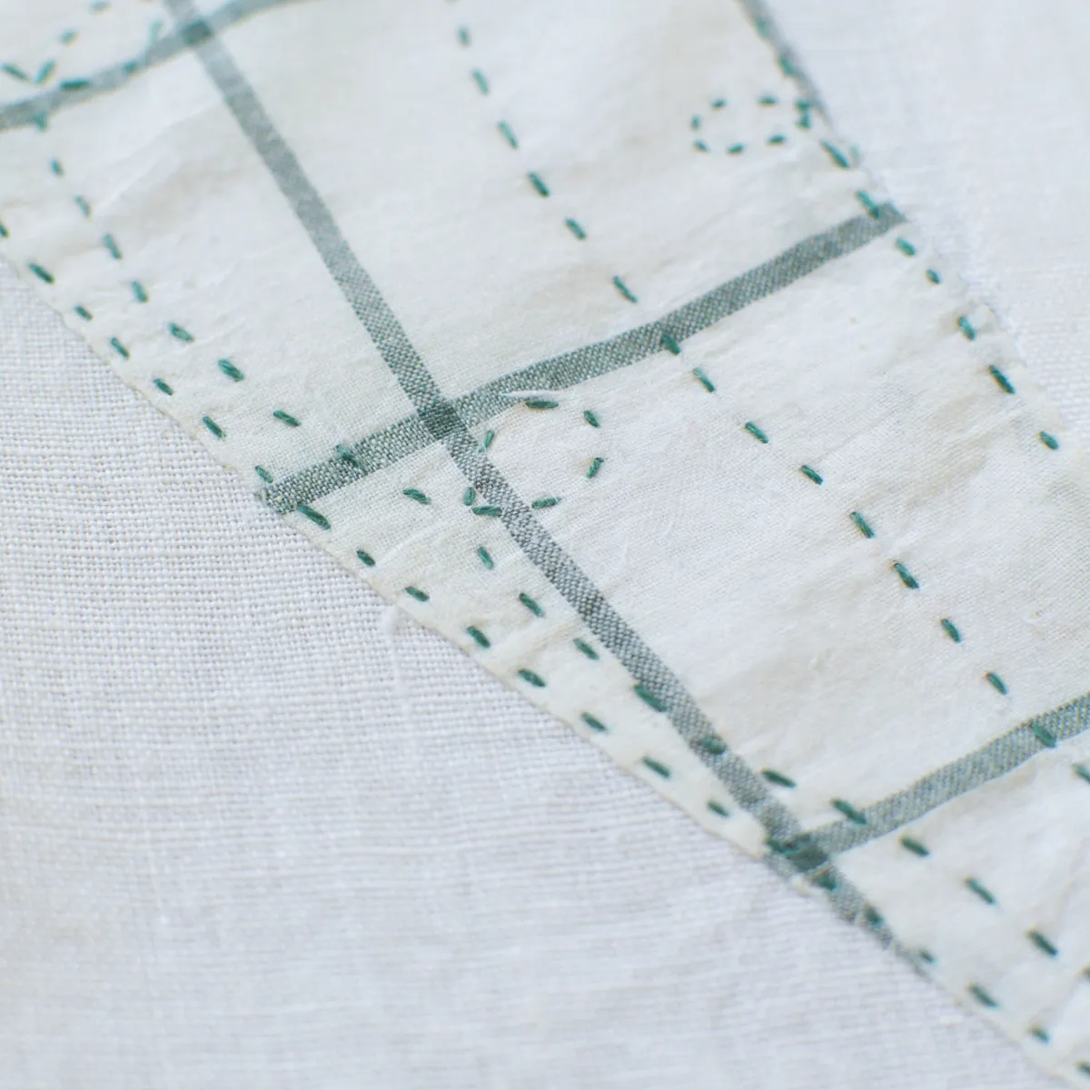 1063-nila-market-tablecloth-green–1.webp