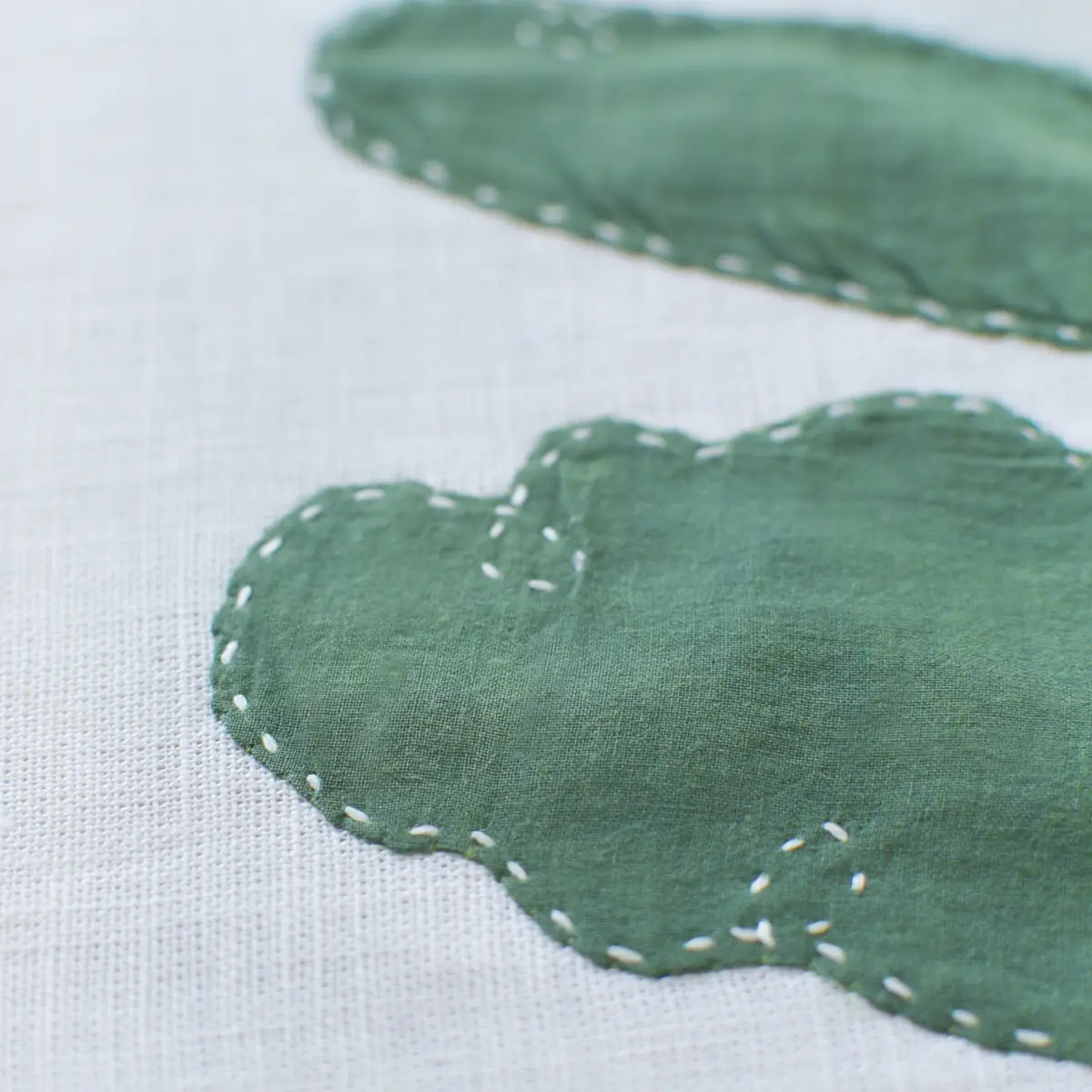 1063-nila-market-tablecloth-green–1.webp