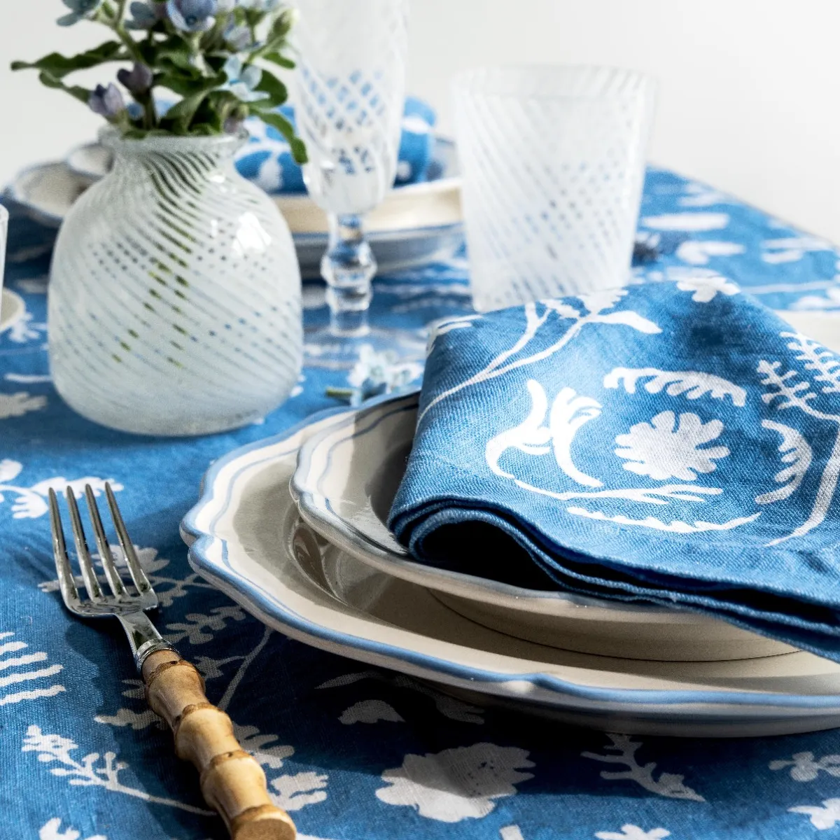 1125-wildflower-napkin-blue–1.webp