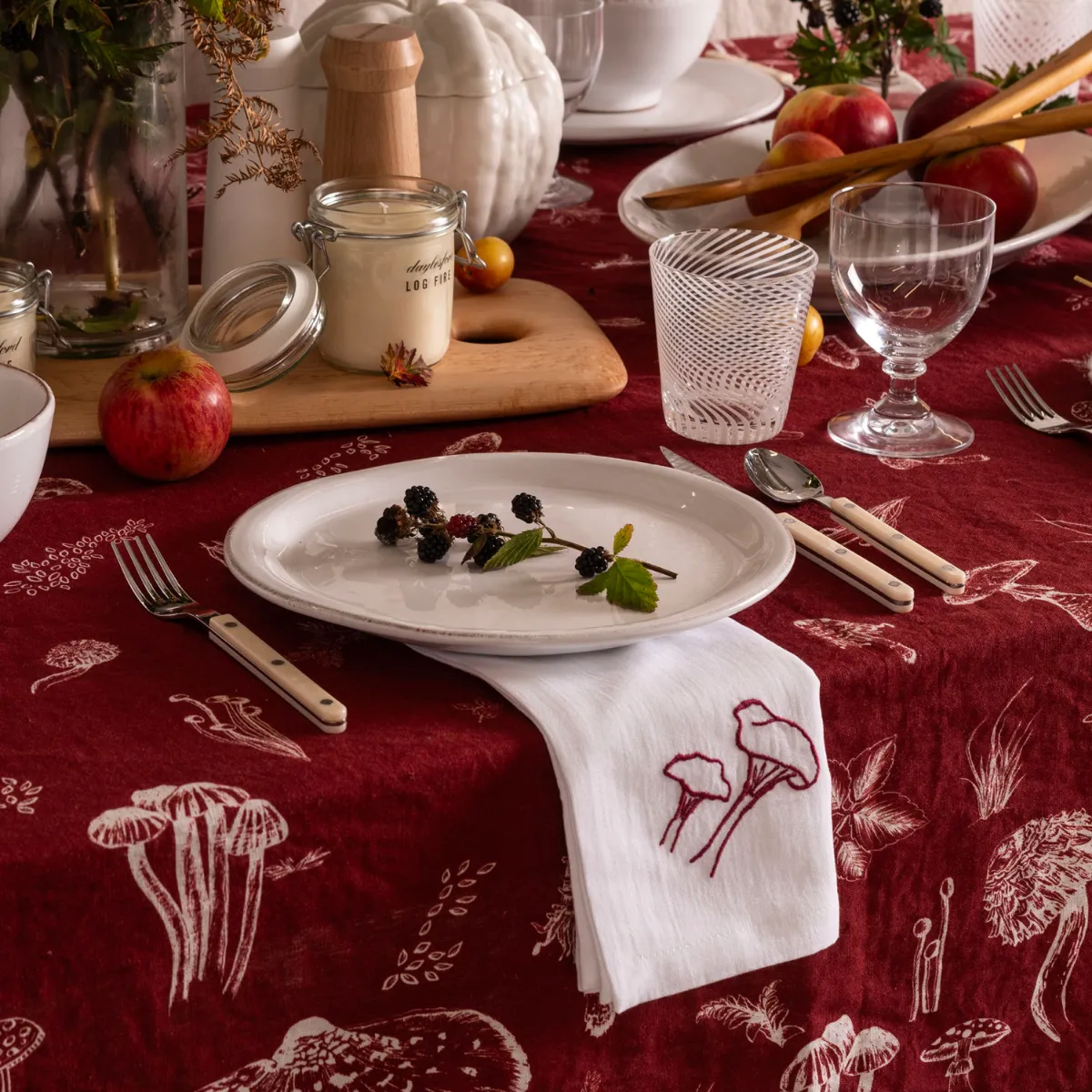 1132-mushroom-tablecloth-claret–1.webp