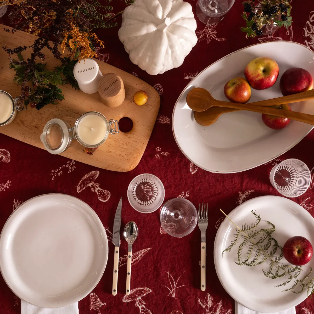 1132-mushroom-tablecloth-claret–1.webp