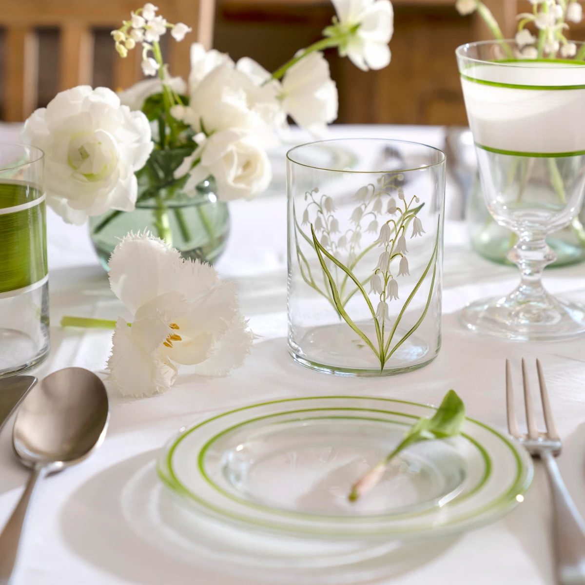 1206-lily-of-the-valley-wide-stripe-bread-plate–1.webp