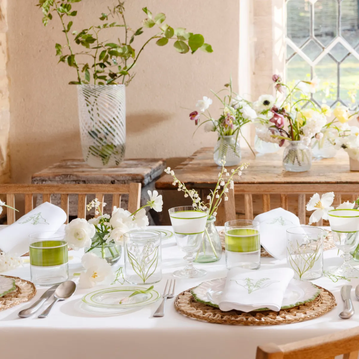 1206-lily-of-the-valley-wide-stripe-bread-plate–1.webp