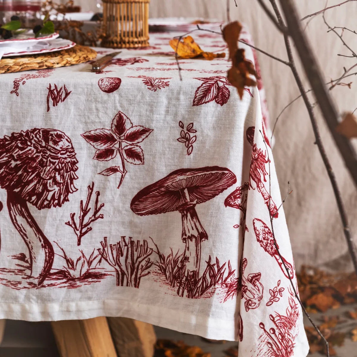 1273-mushroom-dance-plate-claret–1.webp