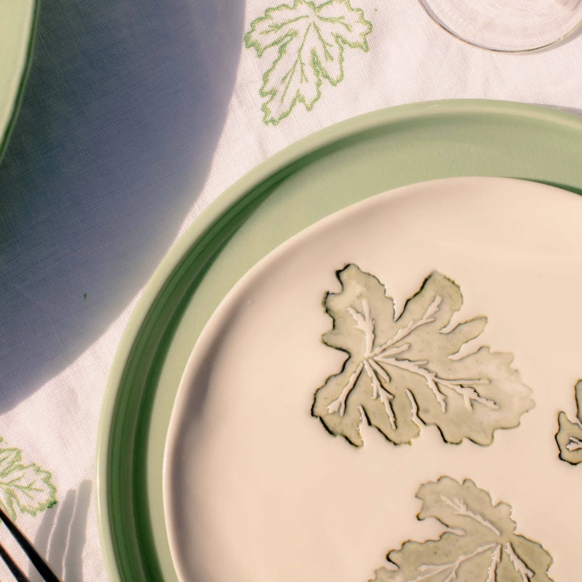 1285-geranium-side-plate–1.webp