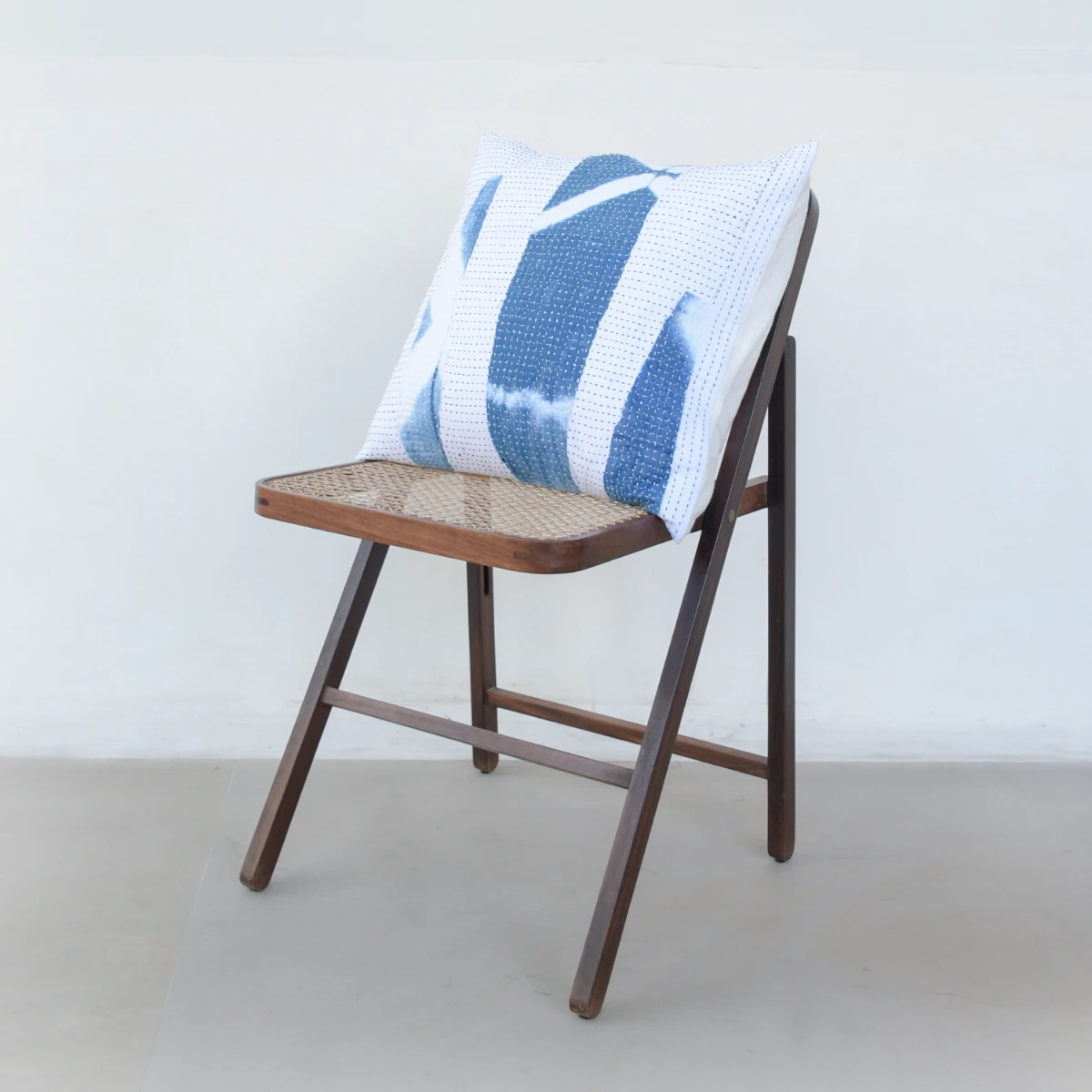 1301-nila-fragment-kantha-cushion-square–1.webp