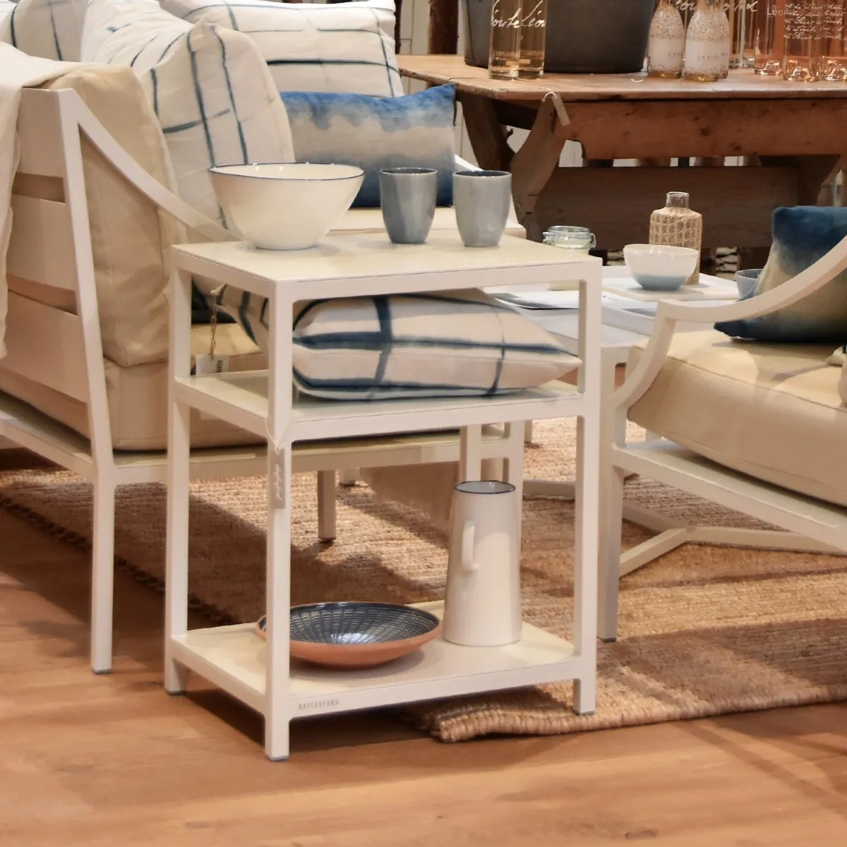 1338-kingham-side-table-in-white–1.webp