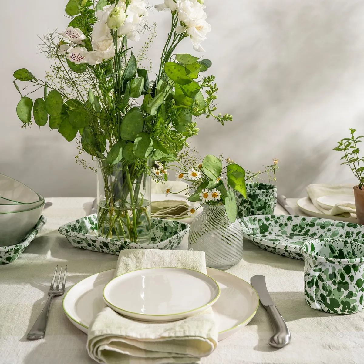 1349-splatter-small-rectangular-dish-green-enamel–1.webp