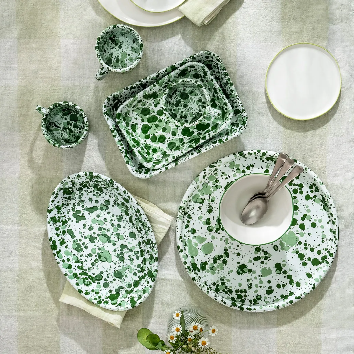 1349-splatter-small-rectangular-dish-green-enamel–1.webp