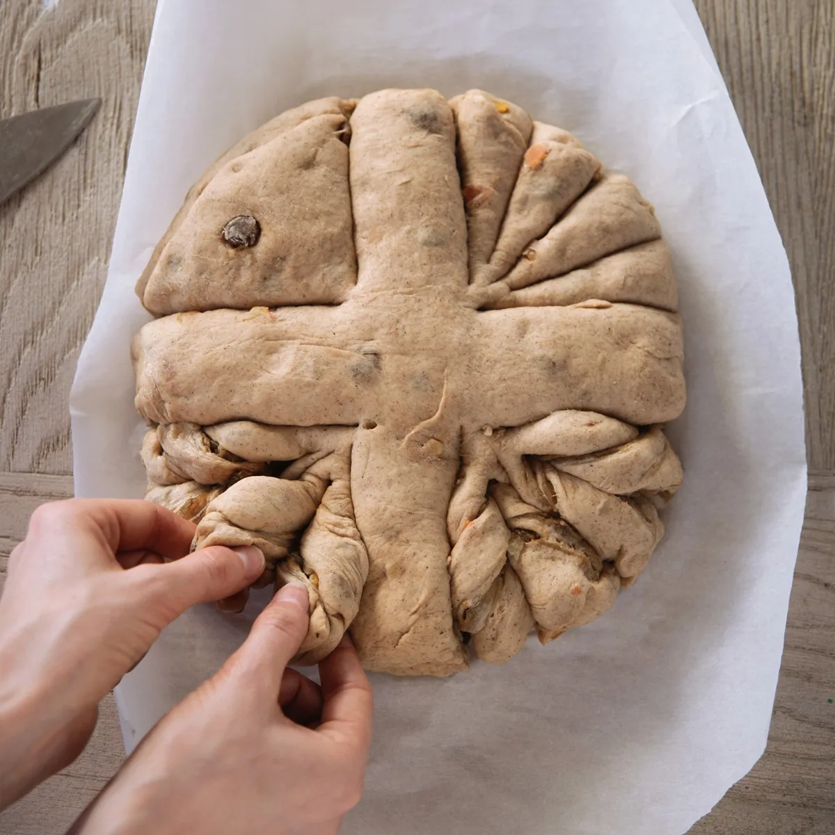 357-hot-cross-cinnamon-twist–1.webp