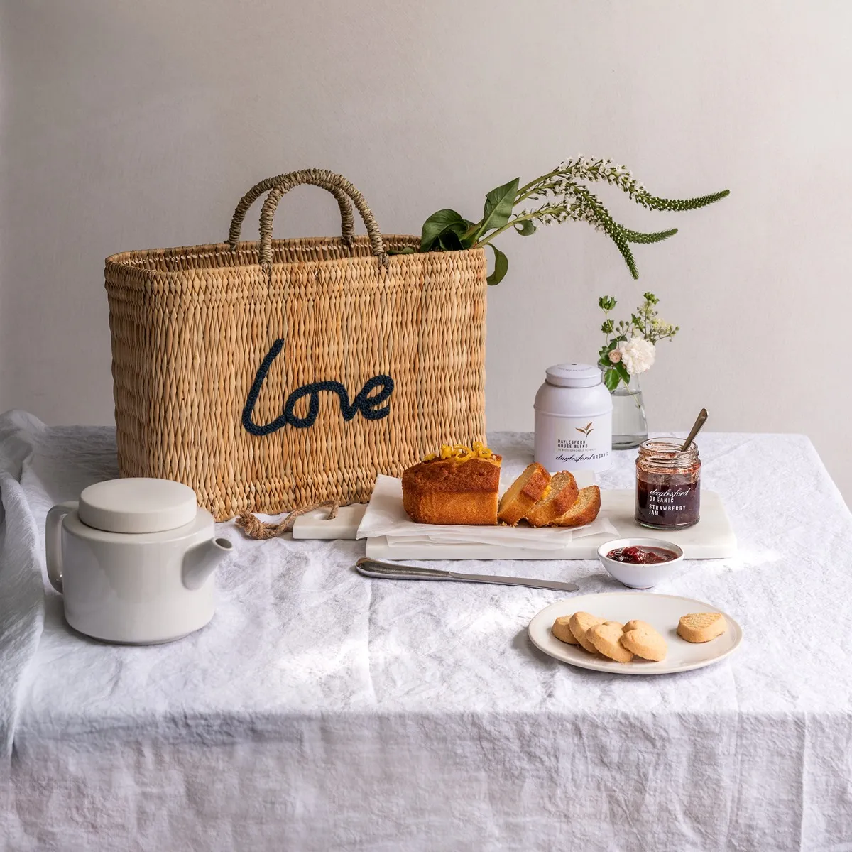 654-teatime-gift-basket–1.webp