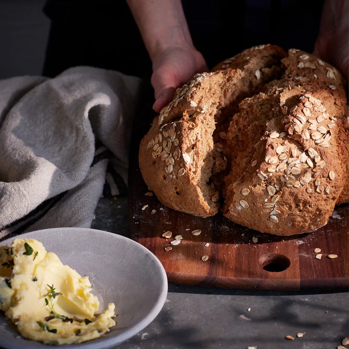 700-traditional-soda-bread-with-homemade-butter–1.webp
