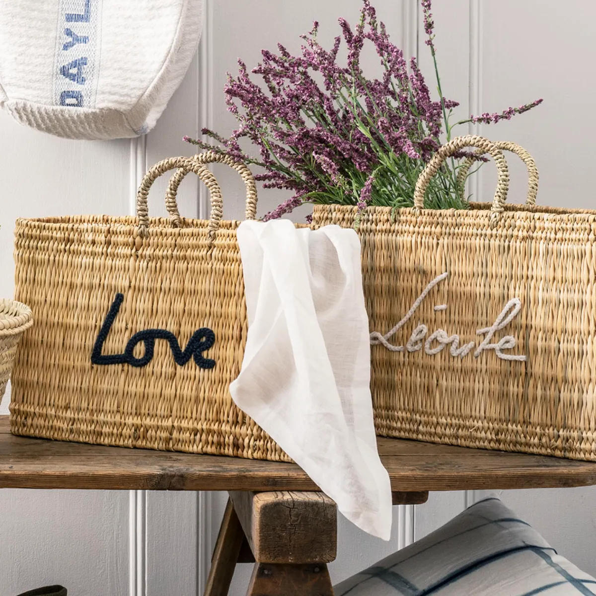 800-love-rectangle-basket-bag-navy–1.webp