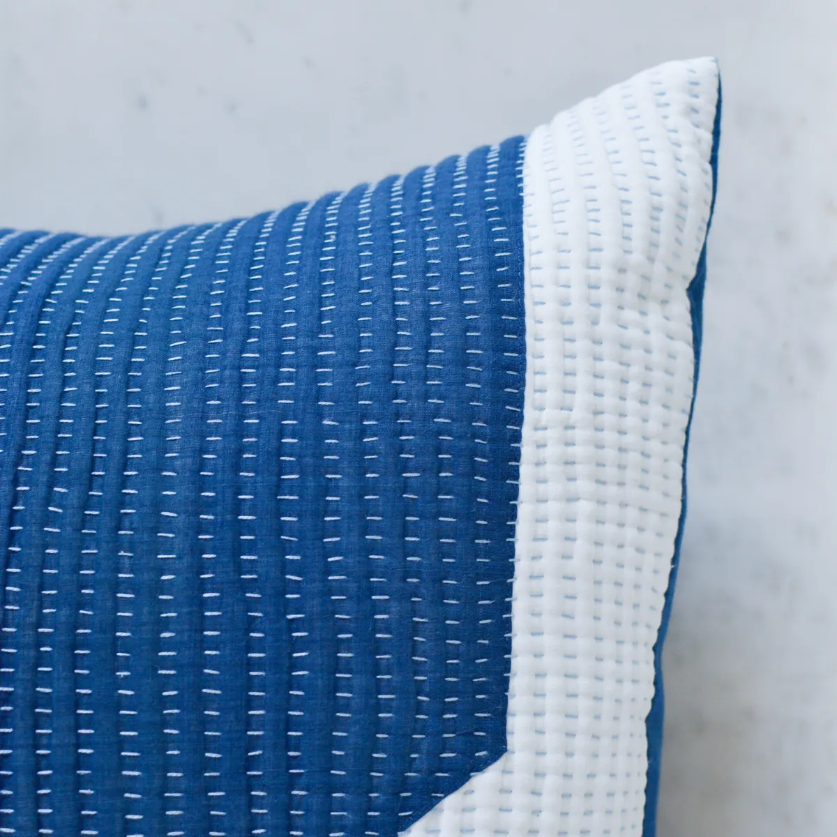 Nila Ellipse Cushion