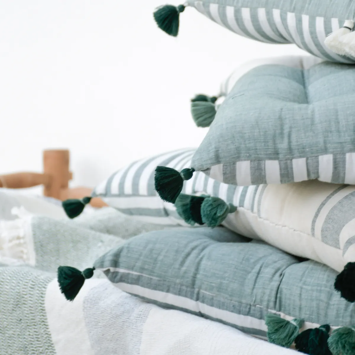 Nila Dhaba Green Cushion