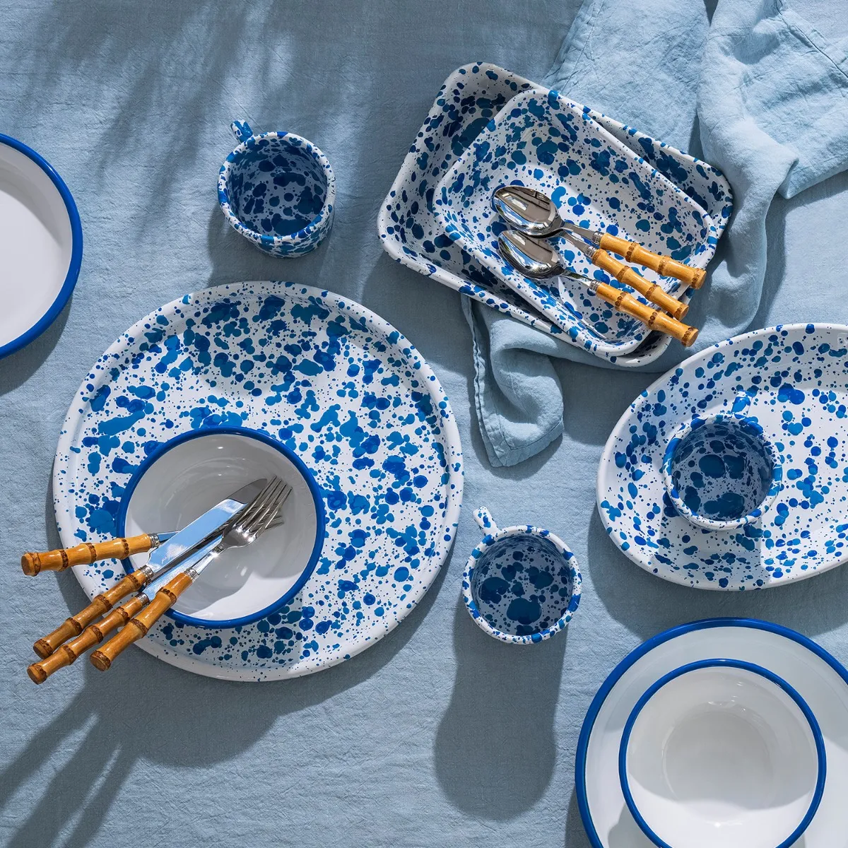 982-spaltter-small-rectangular-dish-blue-enamel–1.webp